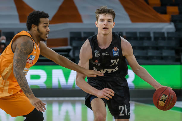 场平均水平 场平均水平